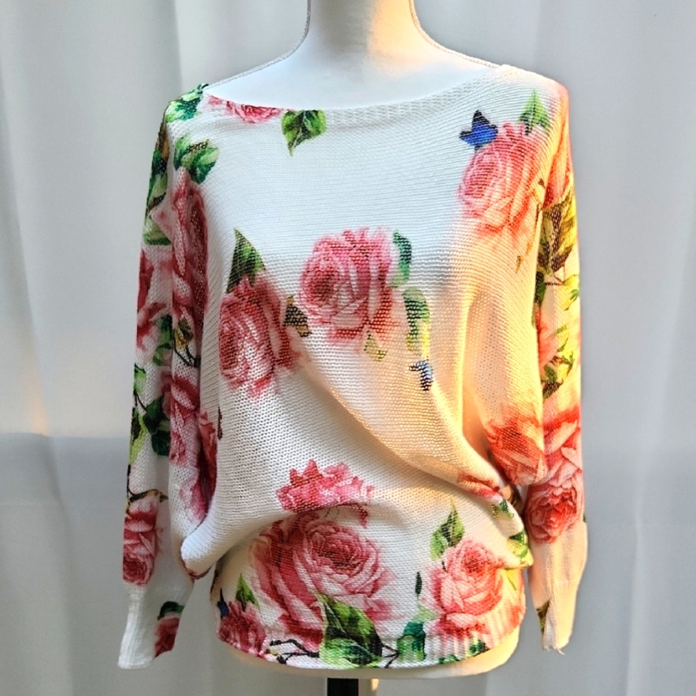 Leonardo Collezioni Lightweight Crochet Knit Boat Neck Rose Pattern Sweater Top